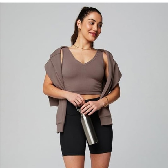 Fabletics Cloud Seamless V-Neck Crop Tank in Desert Shadow Medium - Picture 3 of 7